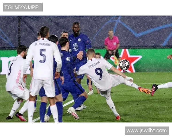 拜仁狂胜巴黎圣日耳曼五球大捷神奇扑救点燃全场热情